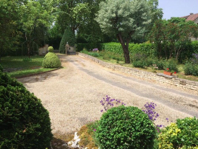 Maison d hotes les boulbenes tarn garonne piscine chambre caussade vue jardin